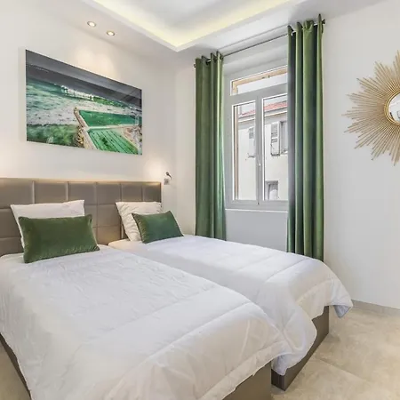 Apartment Quai Saint Pierre - One Of A Kind Premium 2 Bedroom Facing Old Harbour *